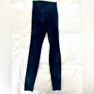 Lululemon Size 4 long leggings in navy & black